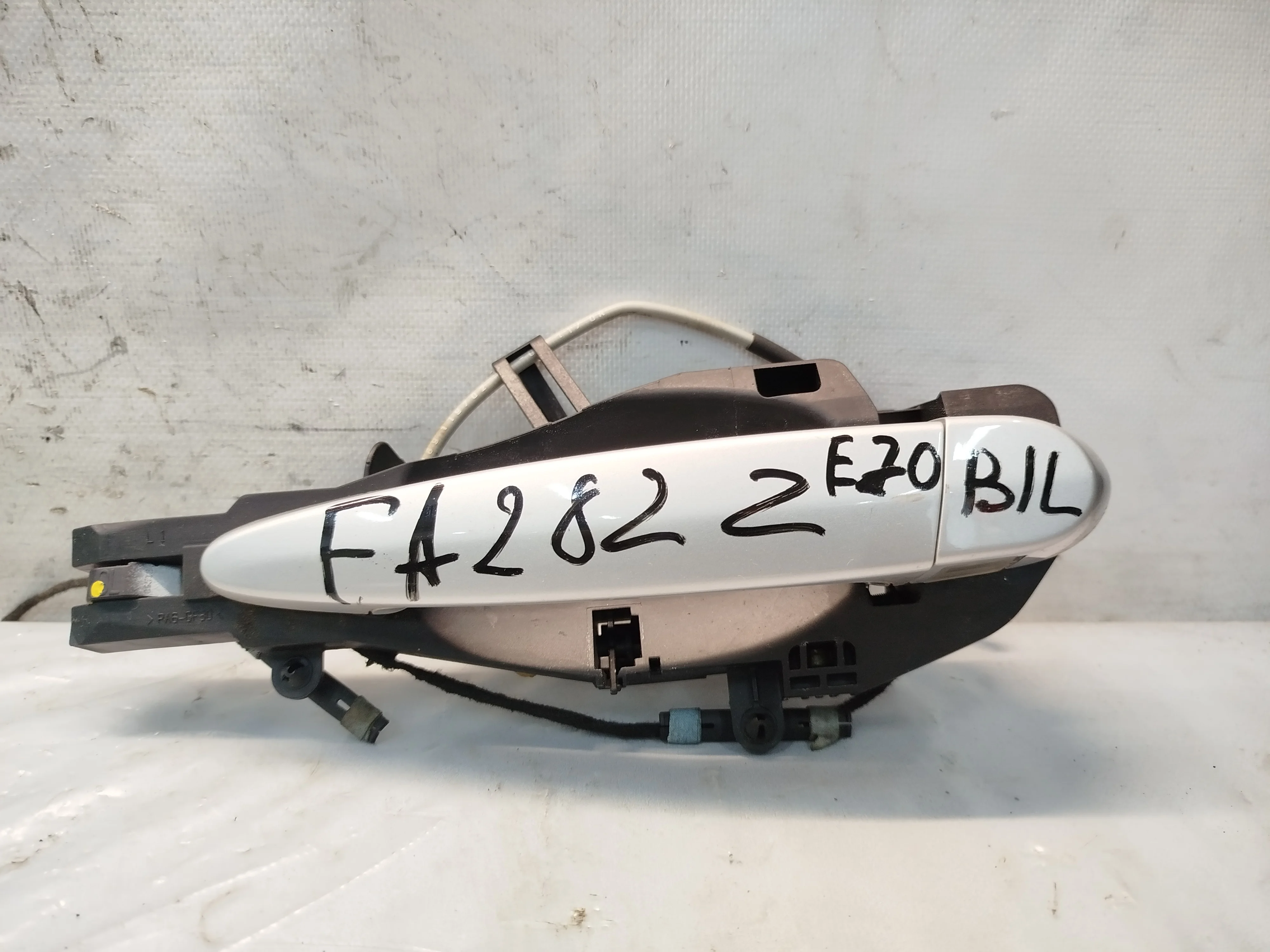 РУЧКА ДВЕРИ ВНЕШНЯЯ BMW ЗАДНЯЯ ЛЕВАЯ 51217207561 серебро FA282Z