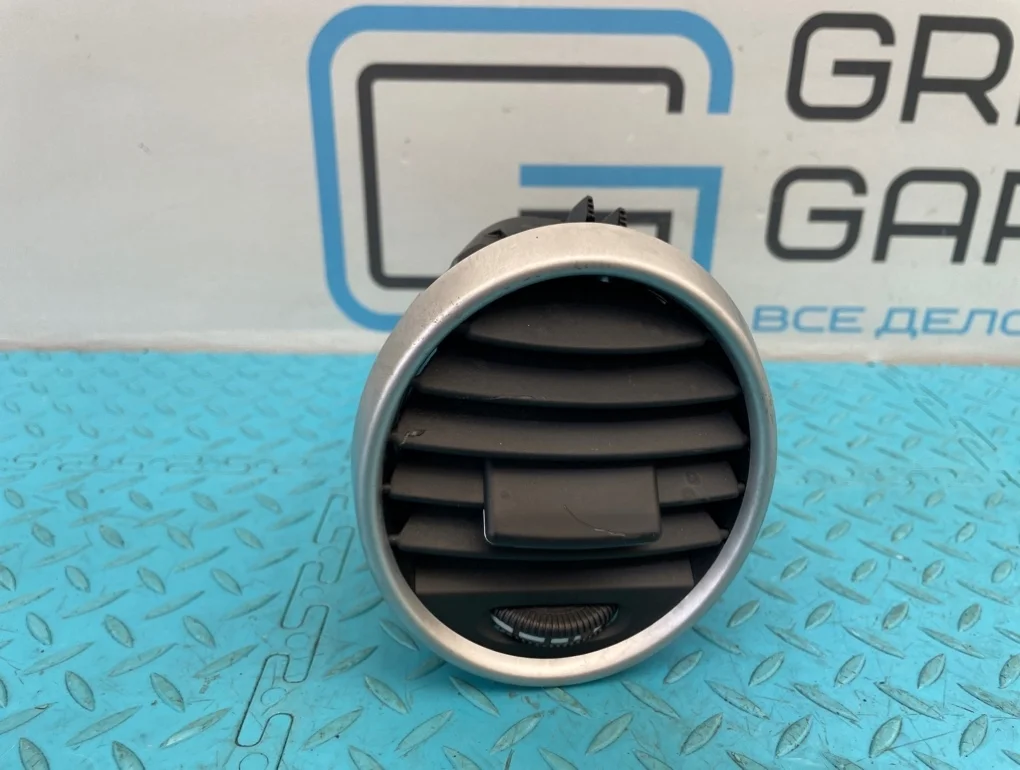 Дефлектор обдува Mercedes-Benz Gl-Class 2011 A1648302354 X164 642.820 3.0, левый