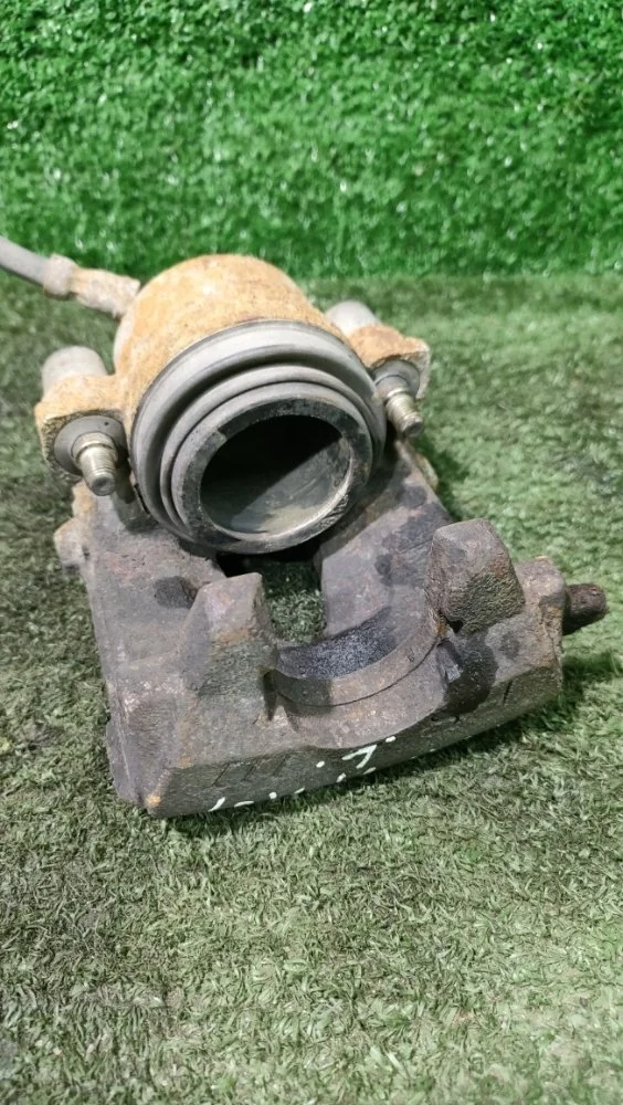 Суппорт Skoda Octavia 2014 8V0615123 A7 CJZA, передний левый