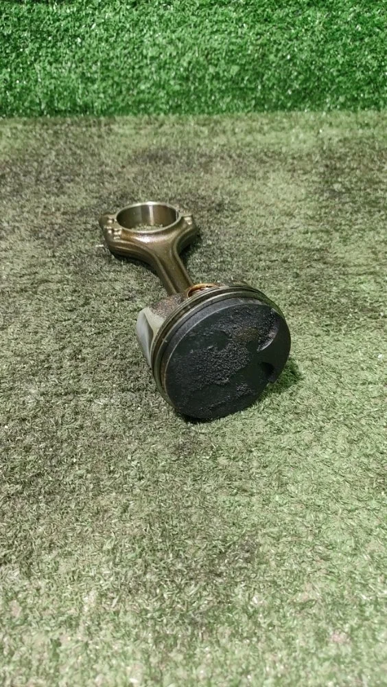 Поршень с шатуном Skoda Octavia 2014 04E198401L A7 CJZA