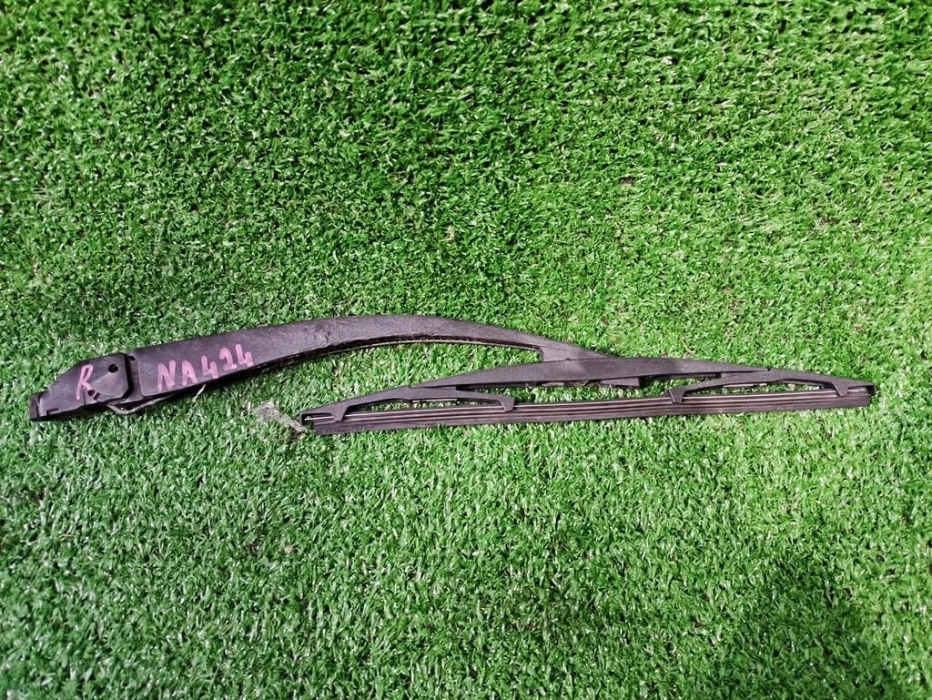 Б.у. поводок дворника MITSUBISHI GRANDIS NA4W MITSUBISHI GRANDIS NA4W