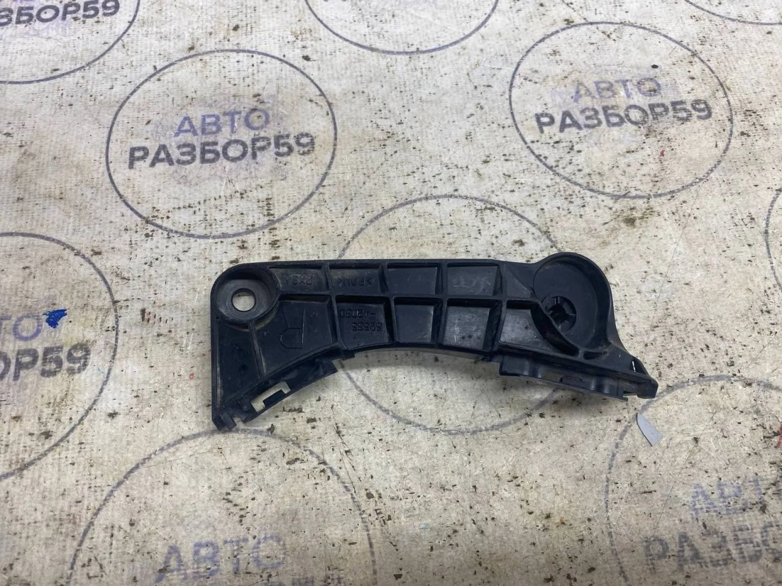 Кронштейн переднего бампера Toyota RAV4 III (2005—2010)