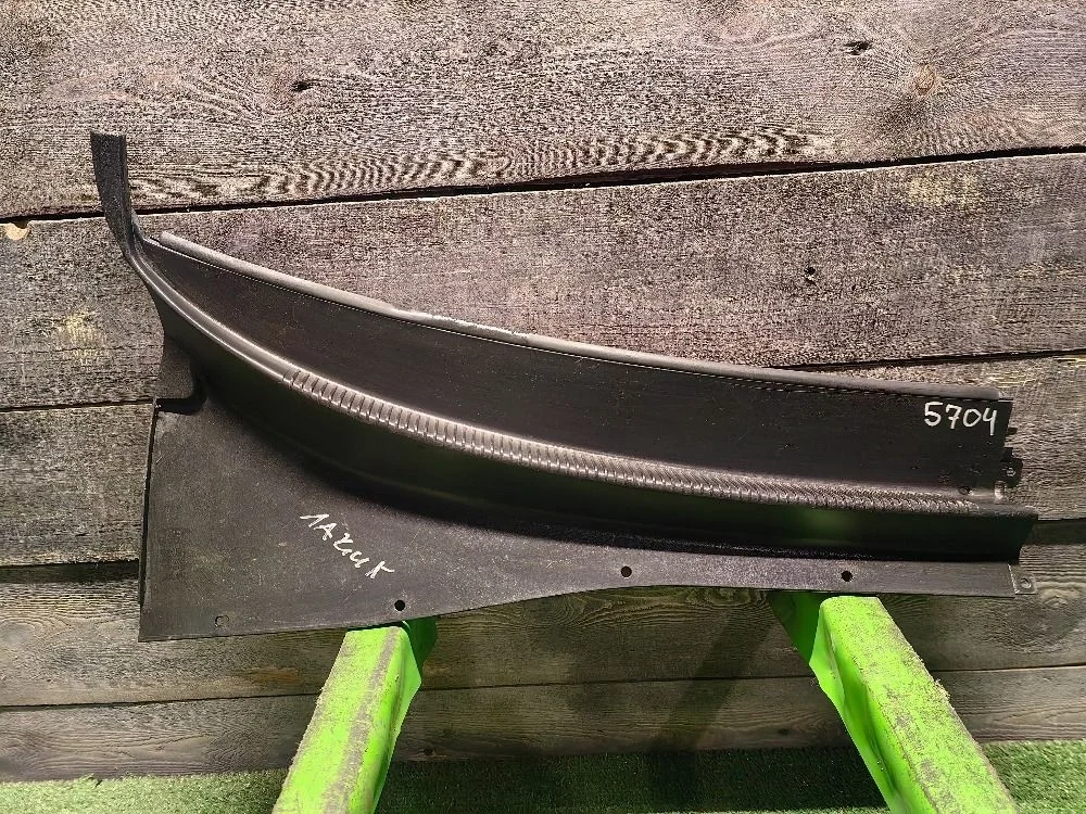 Решетка стеклооч. правая Chevrolet Lacetti