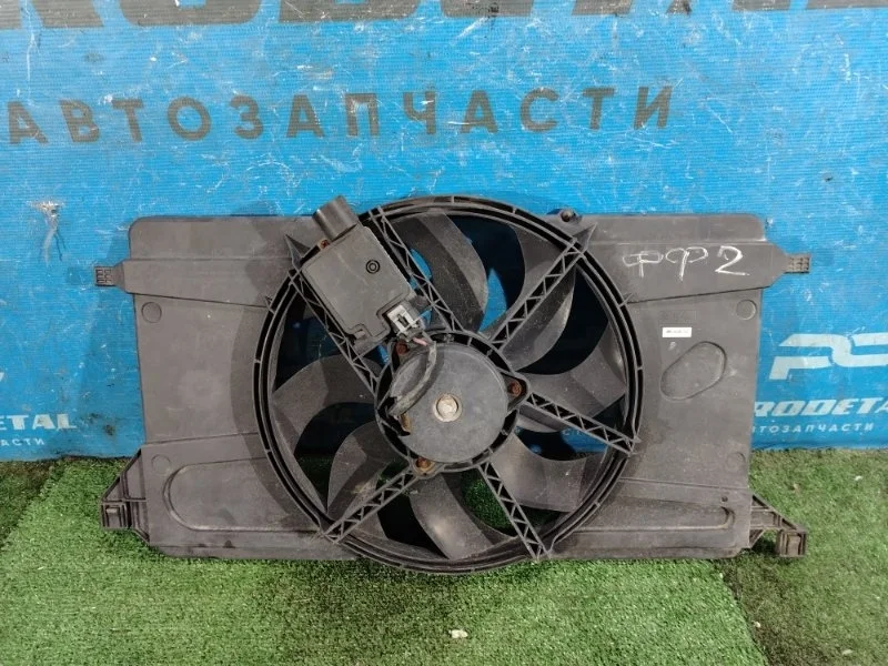 Диффузор радиатора Ford Focus 2 2004-2011