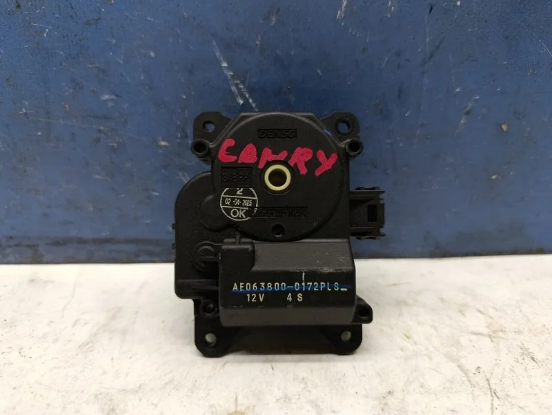 Моторчик заслонки печки Toyota Camry 2015 0638000172 ASV50 2.5 2AR-FE