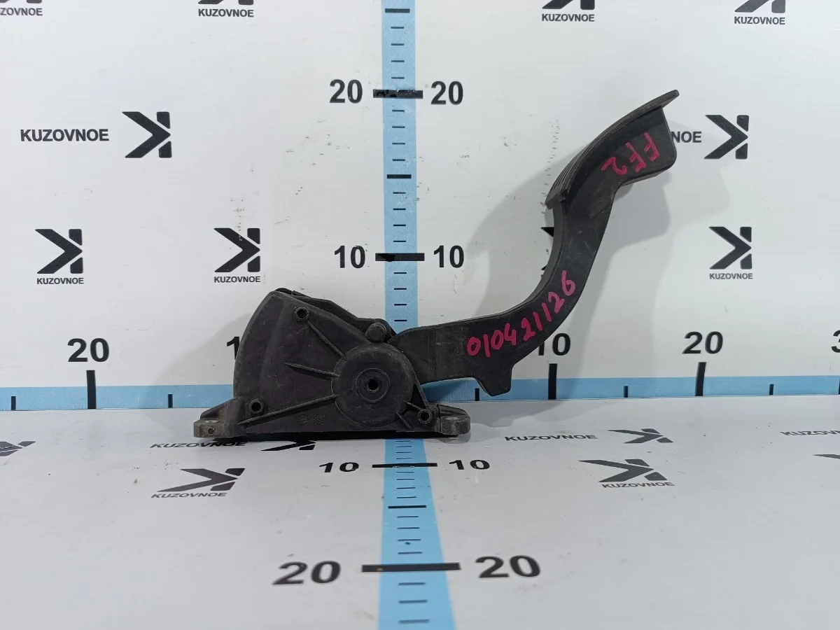 Педаль газа Ford Focus 2008 CB4