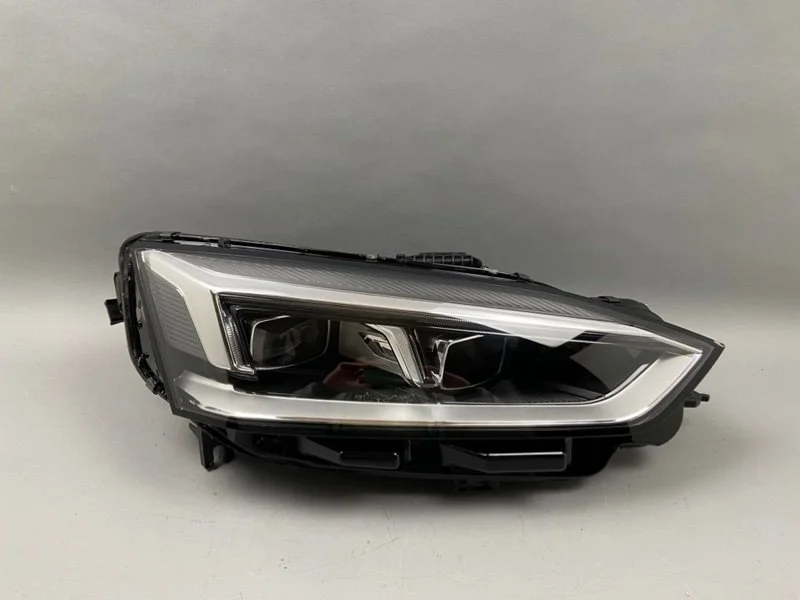 Фара Audi A5 2016-2020 8W6941774D F5, правая