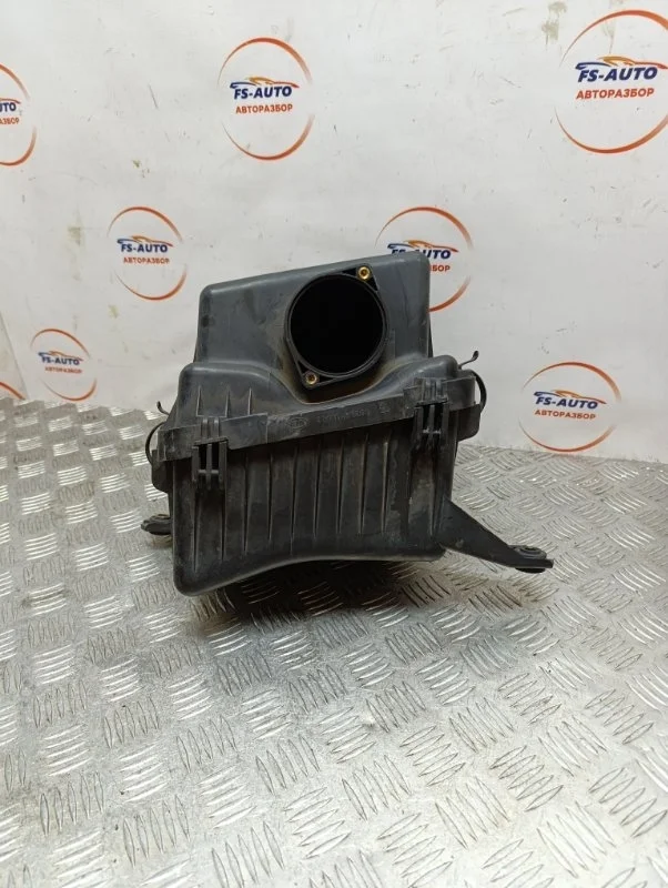 Корпус воздушного фильтра Kia Sorento 2005 281103E200 SUV 2.5 D4CB