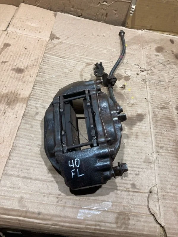 Суппорт тормозной Toyota Land Cruiser 2010 4775060280 URJ200 1VD-FTV 4.5, передний левый