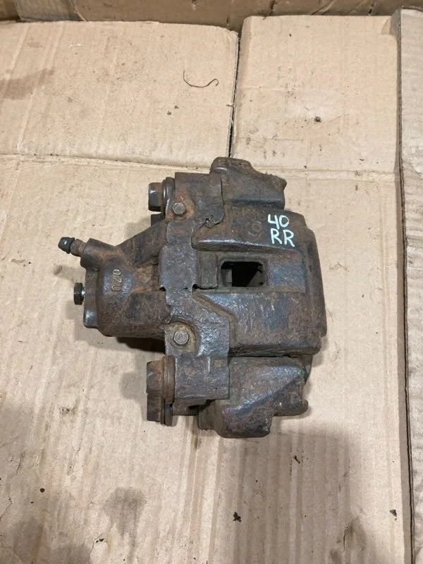 Суппорт тормозной Toyota Land Cruiser 2010 4783060080 URJ200 1VD-FTV 4.5, задний правый