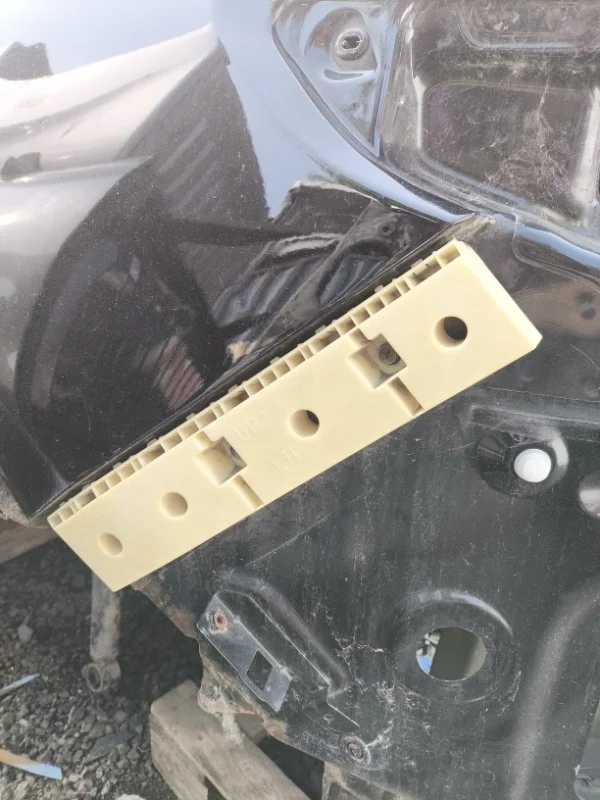 Кронштейн заднего бампера левый Infiniti Fx 35 (2008-2013) 2012 852271CA0A 3.5 I VQ35HR