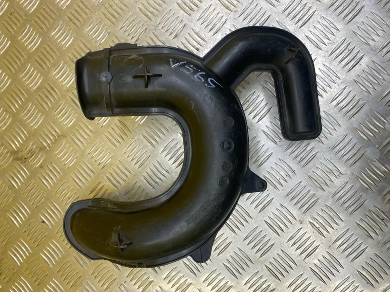 Резонатор воздушного фильтра Renault Megane 3 8200923128