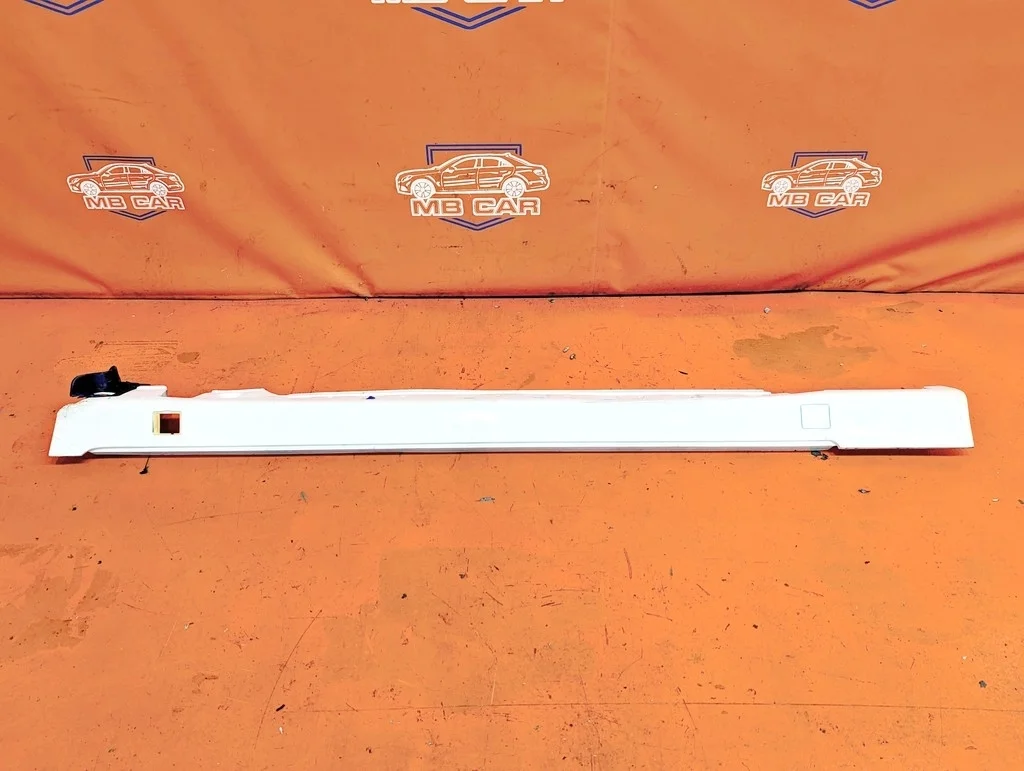 Порог пластиковый левый Mercedes-Benz