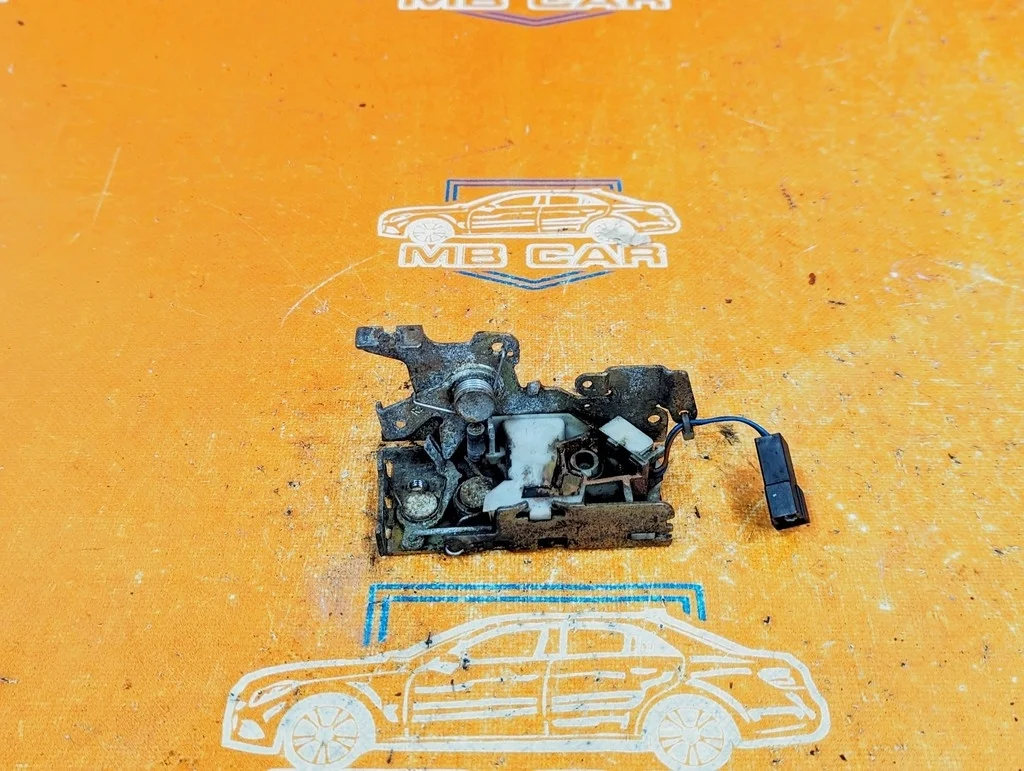 Замок двери сдвижной Mercedes-Benz