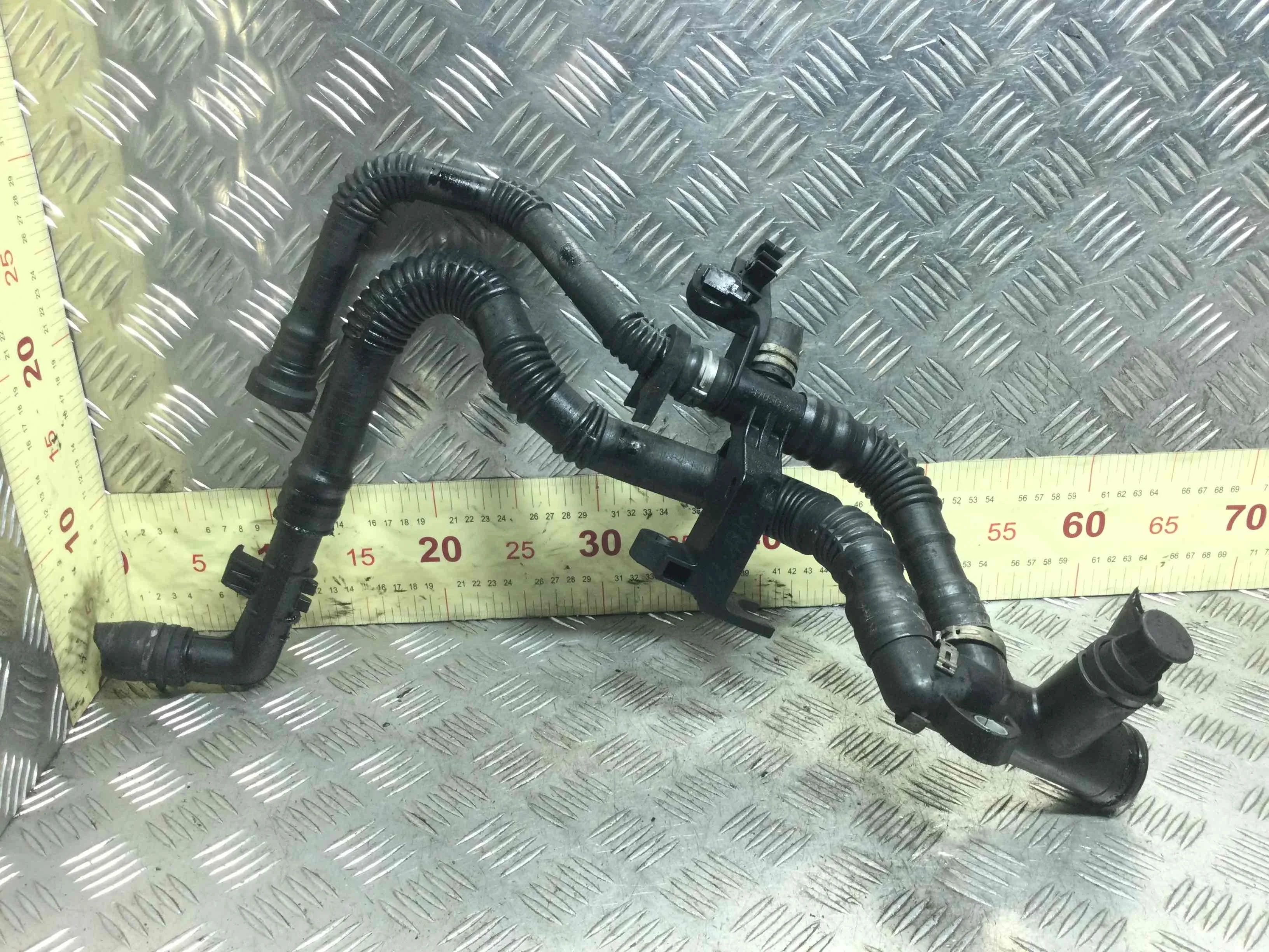 Трубка охлаждающей жидкости пластиковая Ford C-MAX 1 поколение (2003-2007) дизель 1.6 TDCi Механика Минивэн