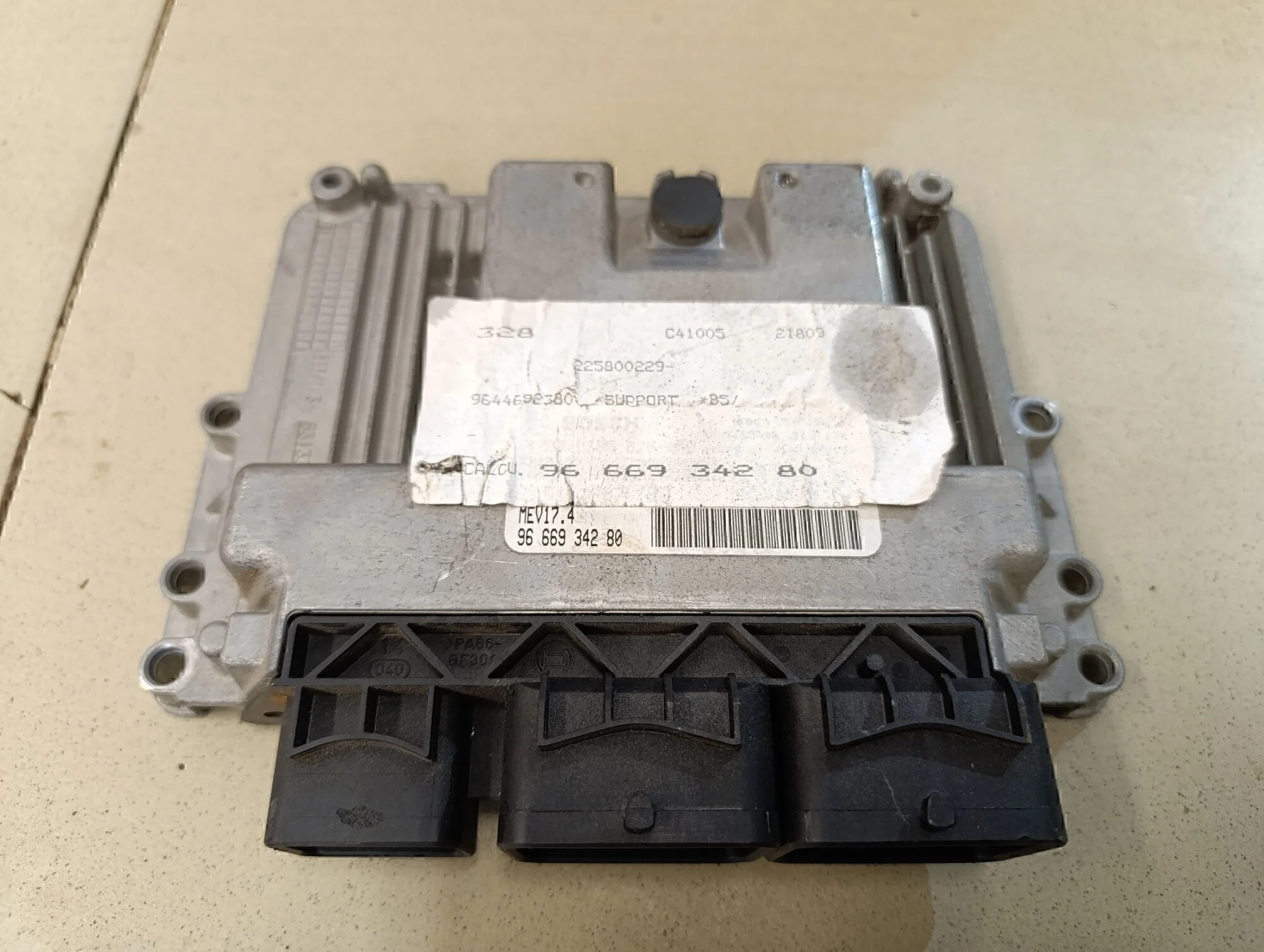 Блок управления двигателем C4 2005-2011