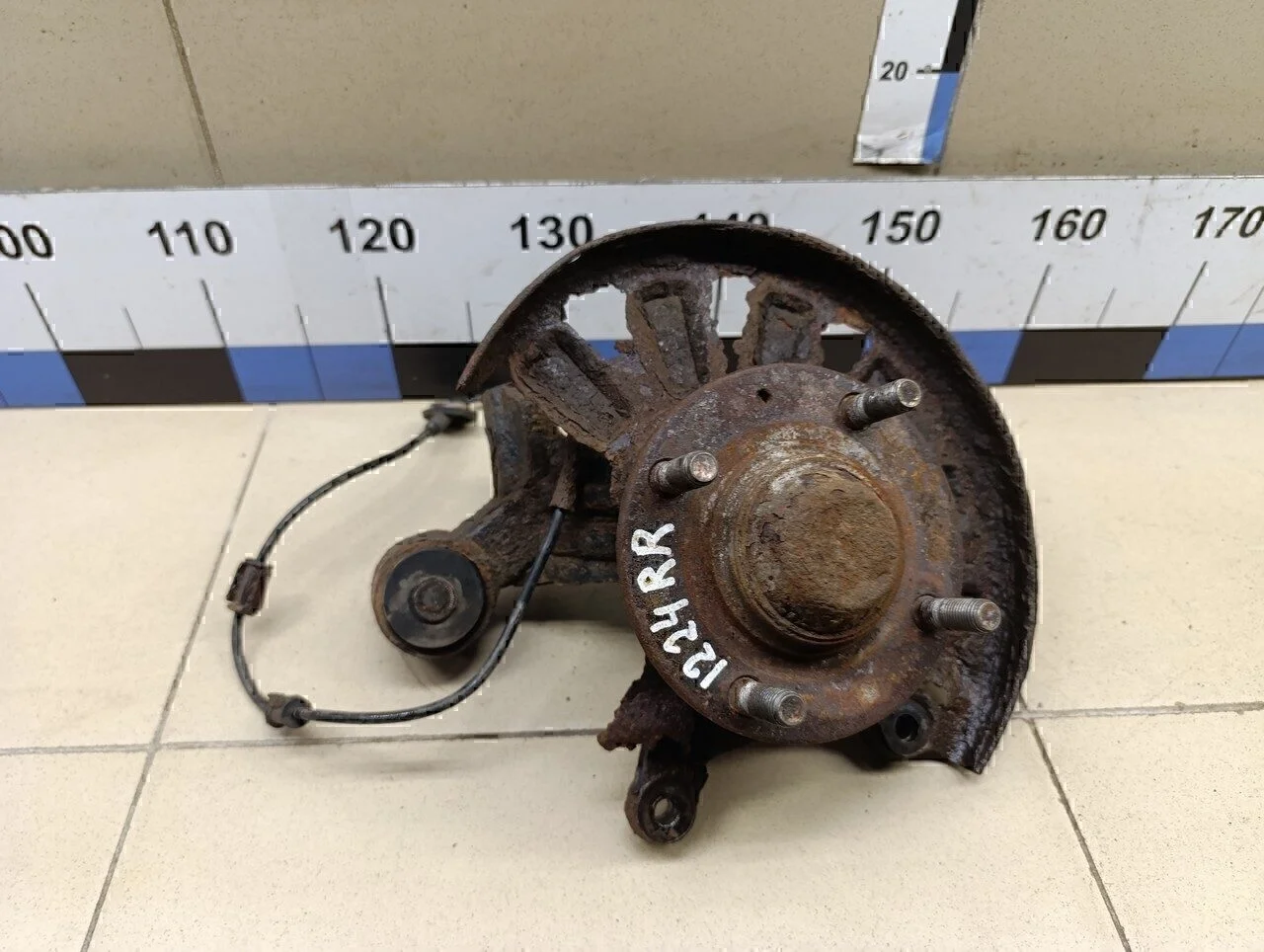 Кулак поворотный задний правый Elantra 2000-2005