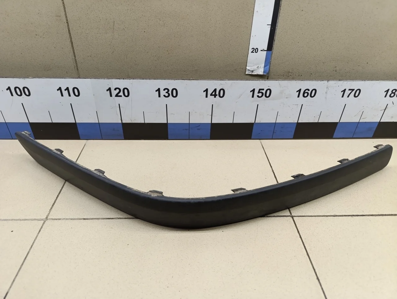 Молдинг переднего бампера правый Elantra 2000-2005