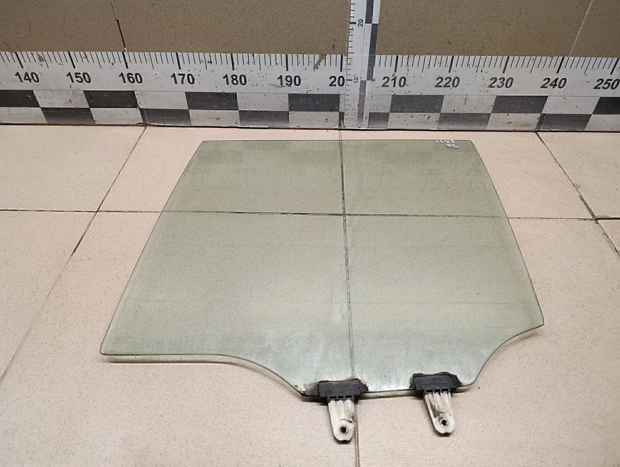 Стекло двери задней левой Grand Vitara 2006-2015