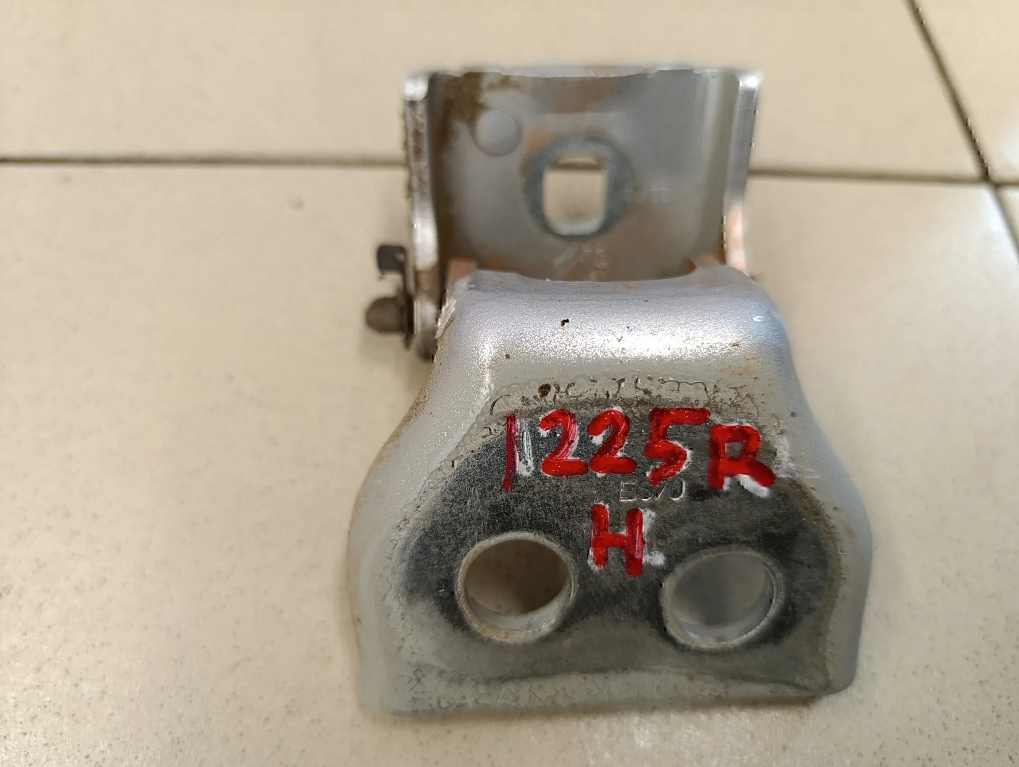 Петля двери  C4 2005-2011