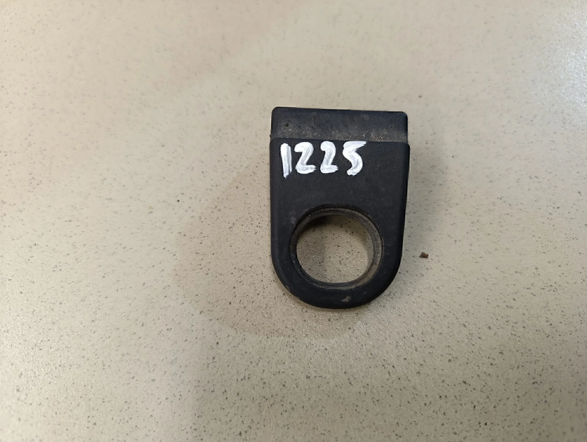 Кронштейн радиатора 206 1998-2012