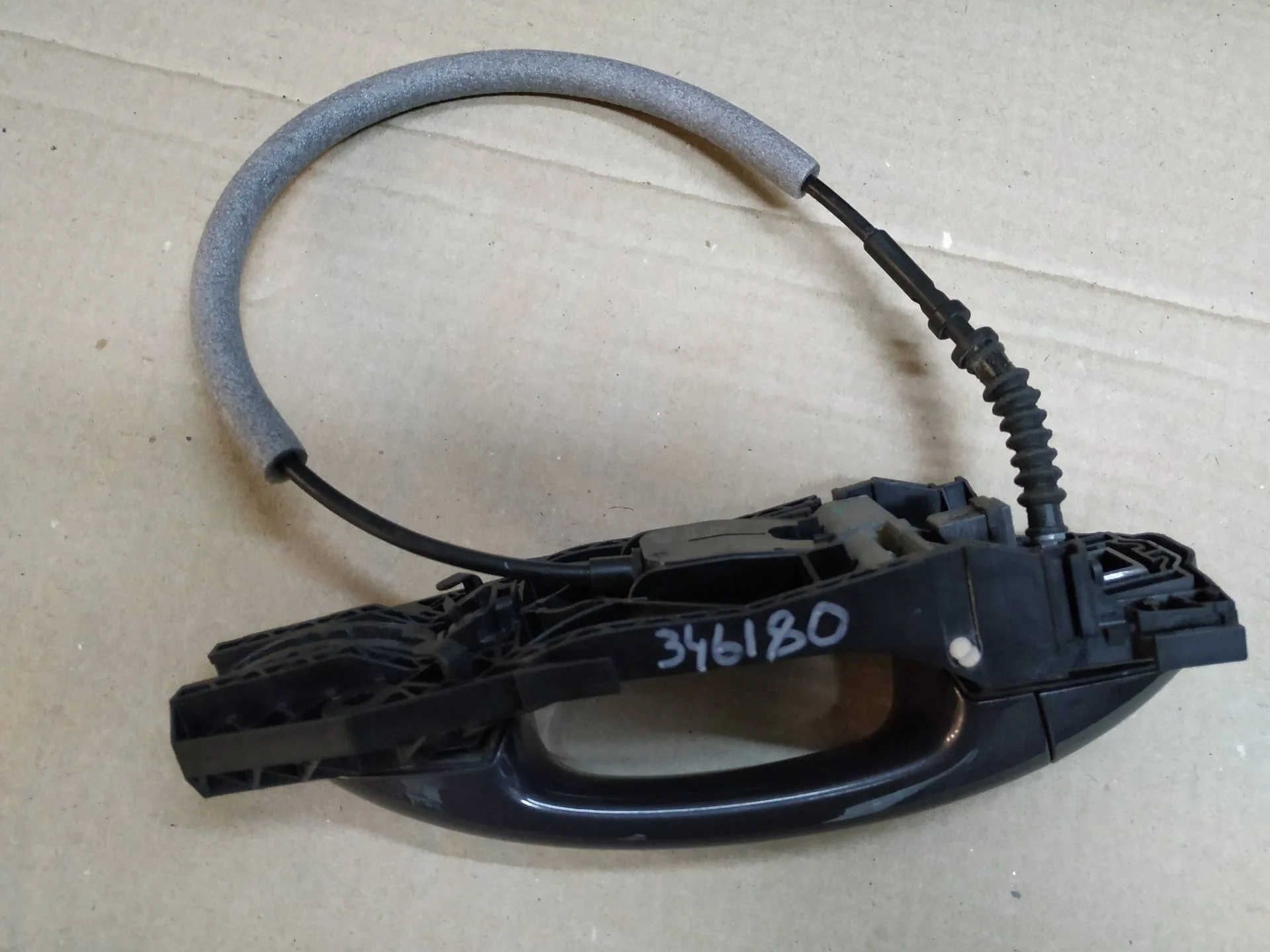 ручка наружная двери правой Volkswagen Touareg 2  2013