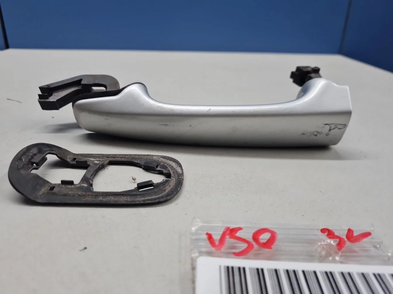 Ручка двери нaружная задняя левая для Volvo V50 2004-2012