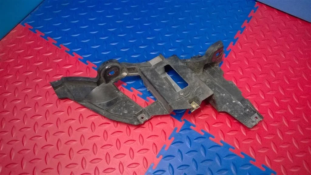 кронштейн фары BMW X5 E53  M54B30 231 лс 3.0i