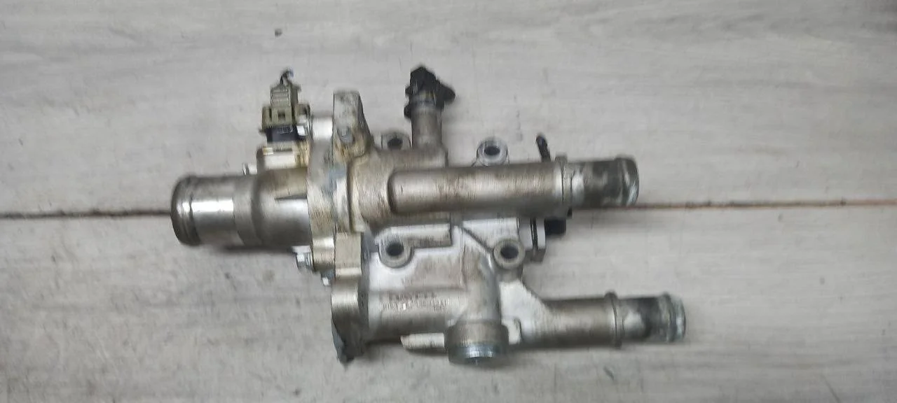 корпус термостата Chevrolet Cruze J300