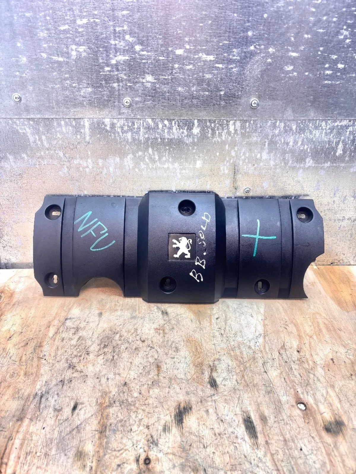 Накладка декоративная на двс PEUGEOT 307 I 1.6 NFU 307 3C (2001—2005) В наличии