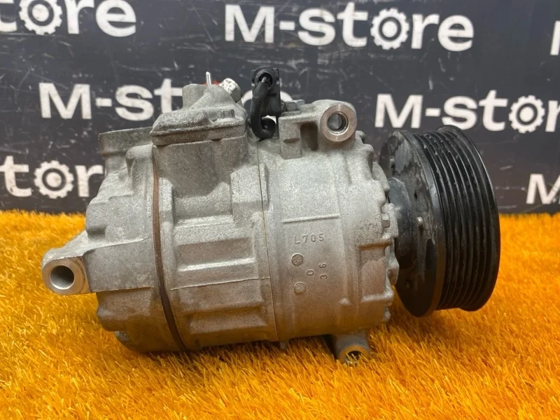 Компрессор кондиционера Volkswagen Touareg 2012 7P0820803E 7P CGR