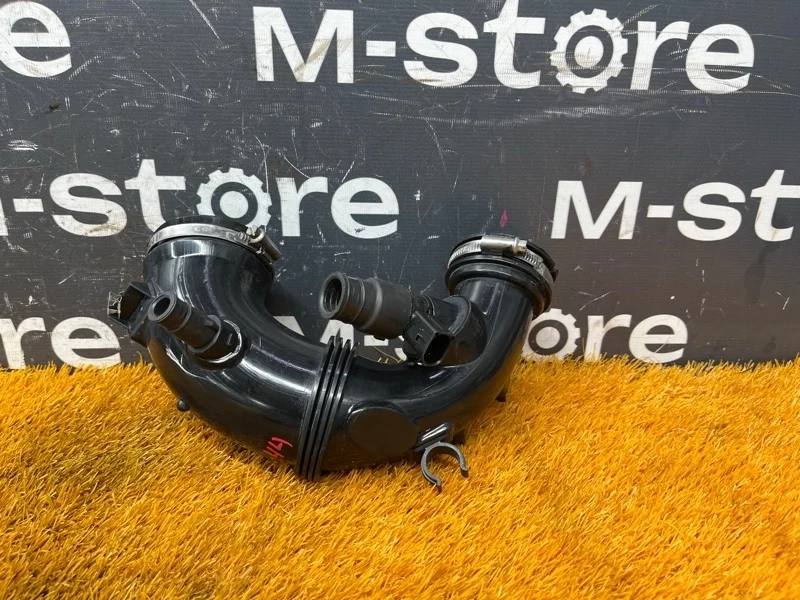 Патрубок воздушного фильтра Mercedes-Benz C-Class 2014 A2740900029 W205 274.920