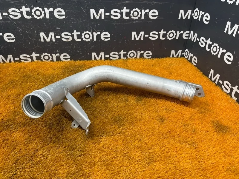 Патрубок интеркулера Volvo XC60 2015 31370288 DZ40 B4204T11