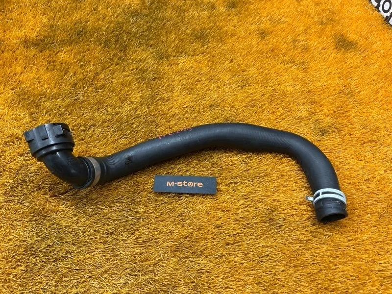 Патрубок системы охлаждения Volvo XC60 2015 32249287 DZ40 B4204T11