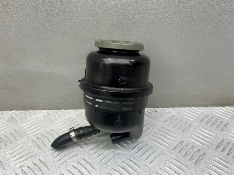 Бачок гура Audi A6 C6