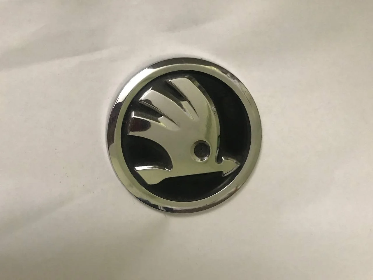 Эмблема Skoda Octavia 3V0853621A