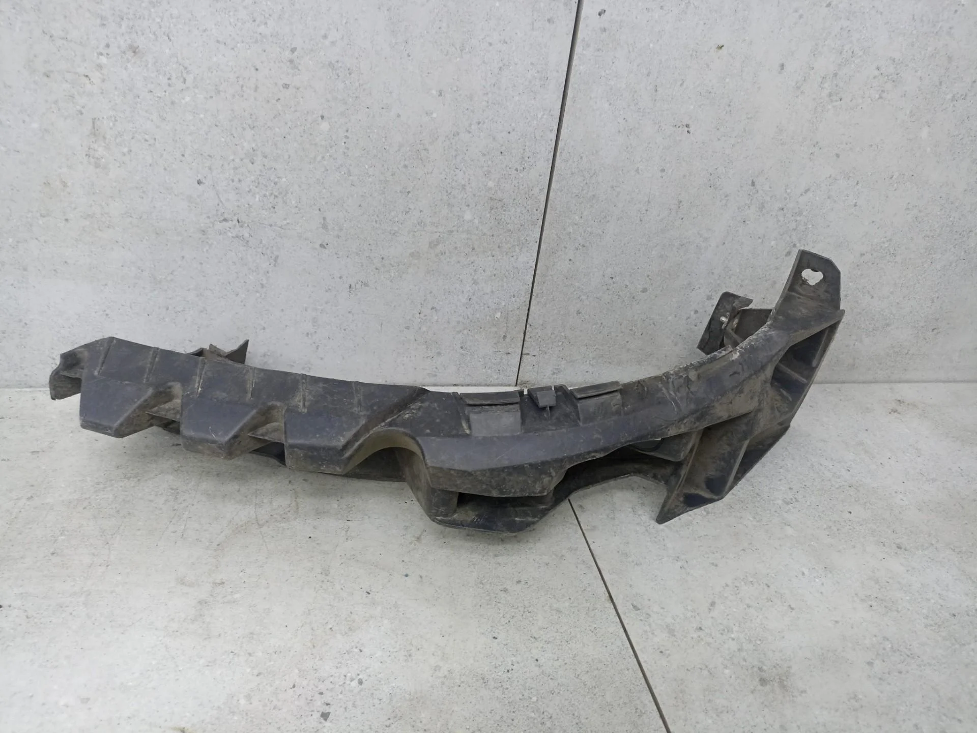 Крепление переднего бампера левое Renault Scenic 2