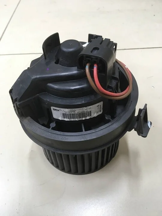 Моторчик отопителя Renault Duster 1 H4M438 2016