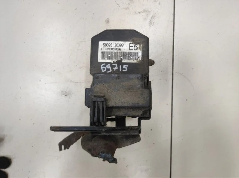 Блок ABS (насос) Hyundai Sonata 4 EF