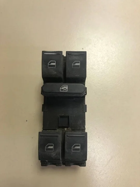 Блок управления стеклоподъемниками Volkswagen