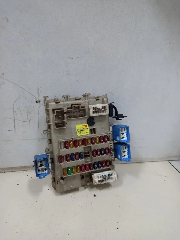 Блок предохранителей Nissan Almera 2 N16 QG15DE