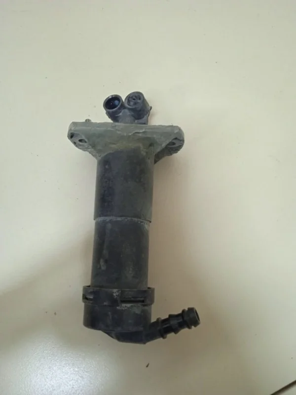 Форсунка омывателя фары левая Audi Q7 4LB