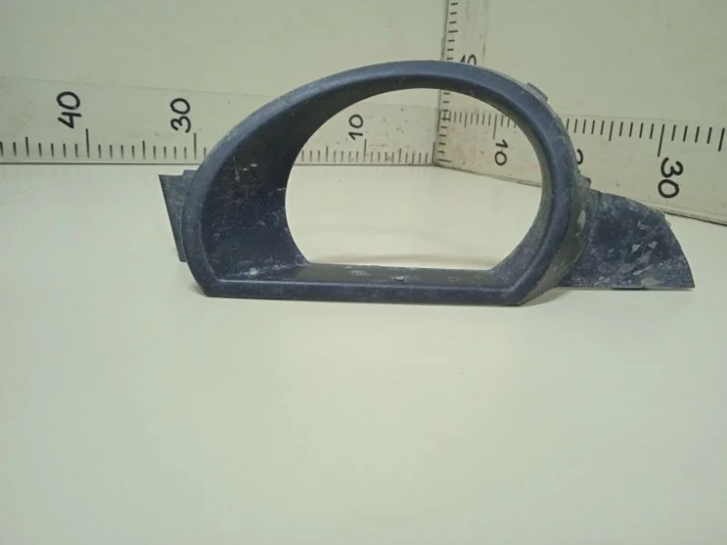 Рамка противотуманной фары правая Audi Q7 4LB