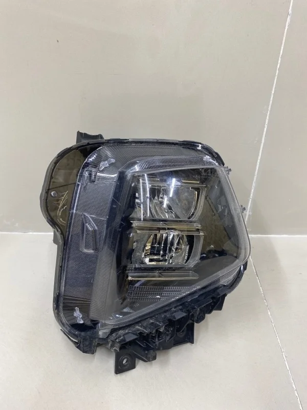 Фара правая Hyundai Tucson 4 NX4