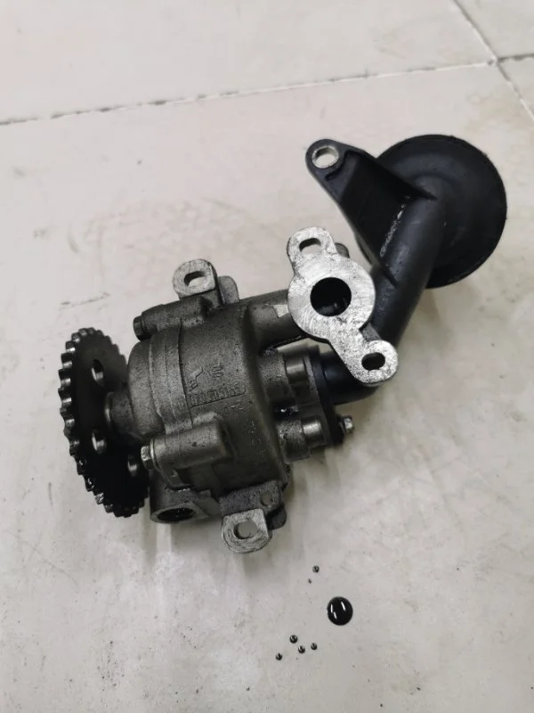 Масляный насос передний Ford Mondeo 3 BWY