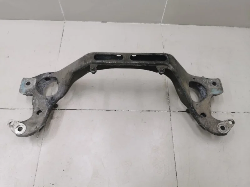 Балка поперечная передняя Volkswagen Touareg 2 7P6