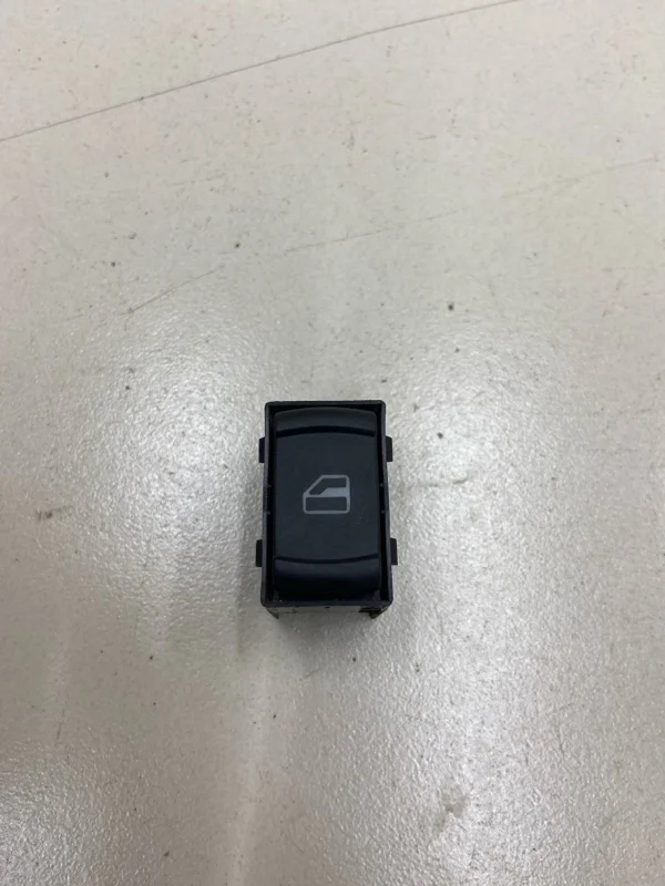 Кнопка стеклоподъемника Volkswagen Passat B5