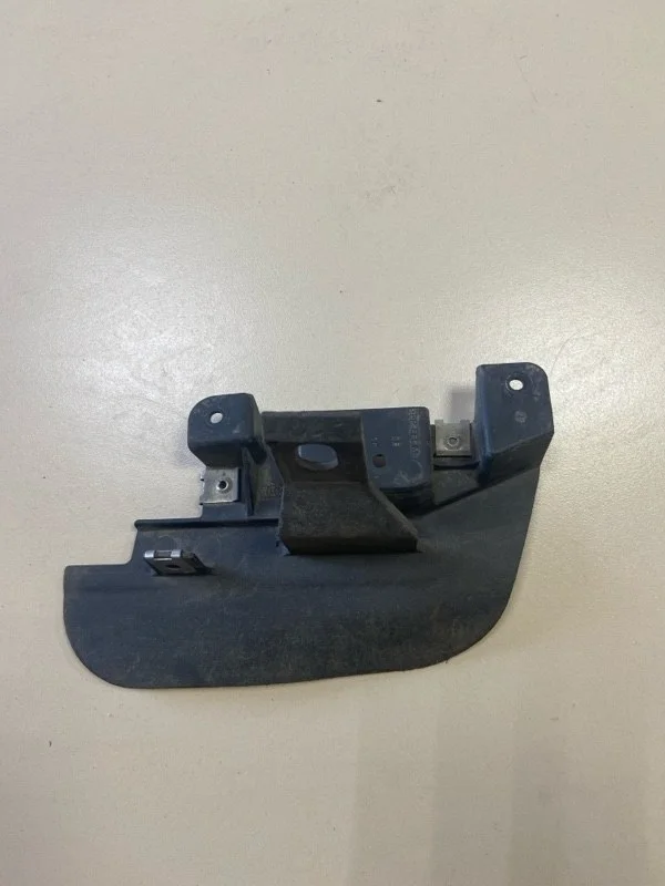 Брызговик задний левый Audi Q7 4LB 3.0 TDI 2009