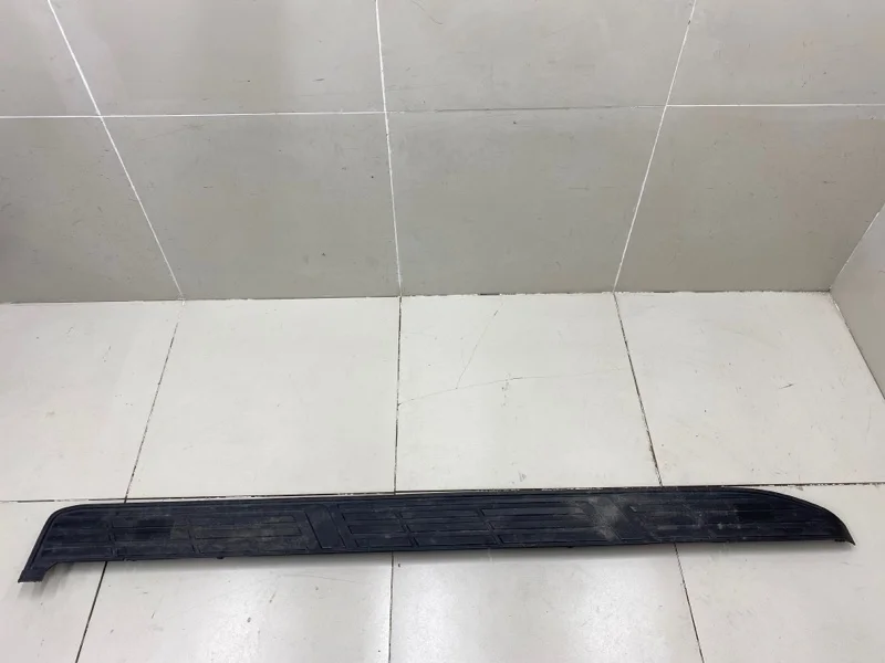 Накладка на подножку левая Toyota Land Cruiser