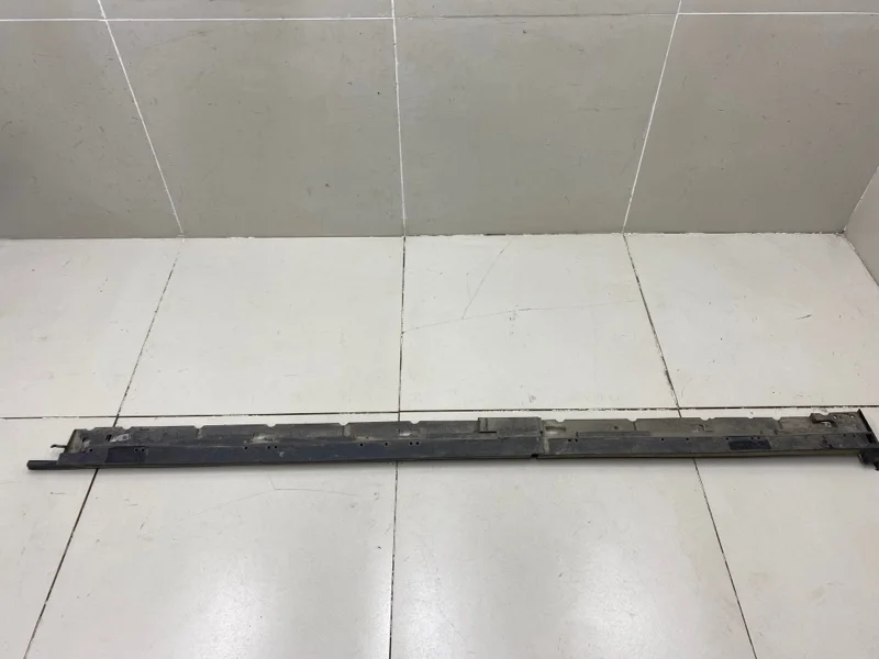 Накладка на порог (наружная) правая Mazda CX-7